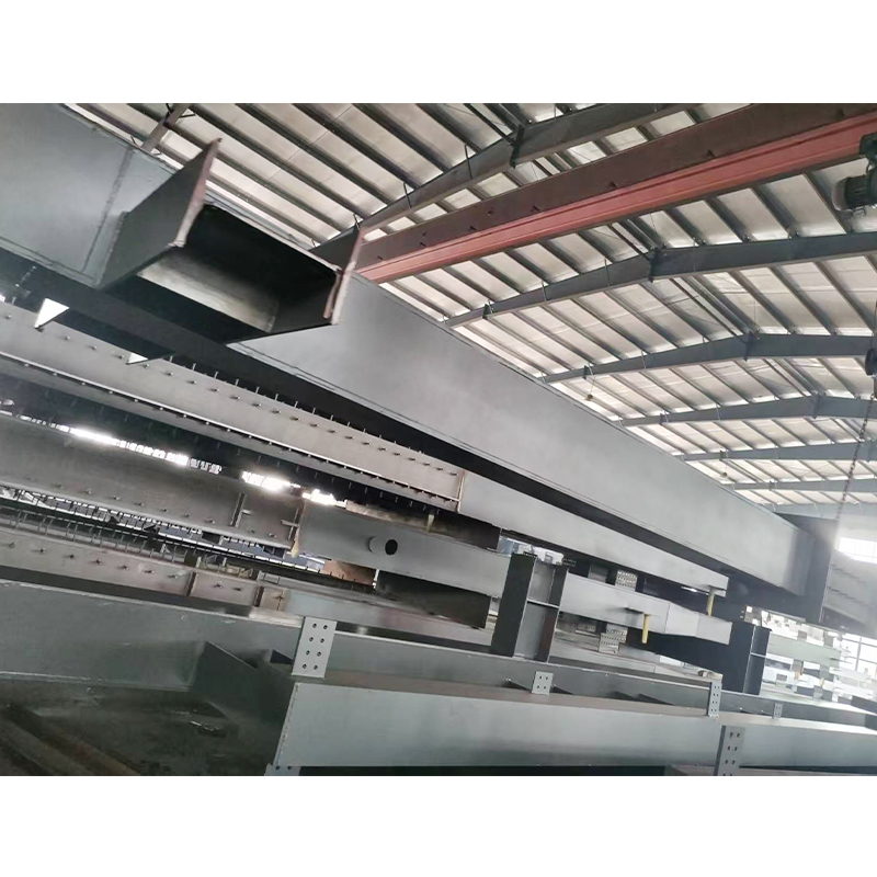 How can h-beam effectively reduce the number of intermediate support columns in the construction of large-span factory buildings?